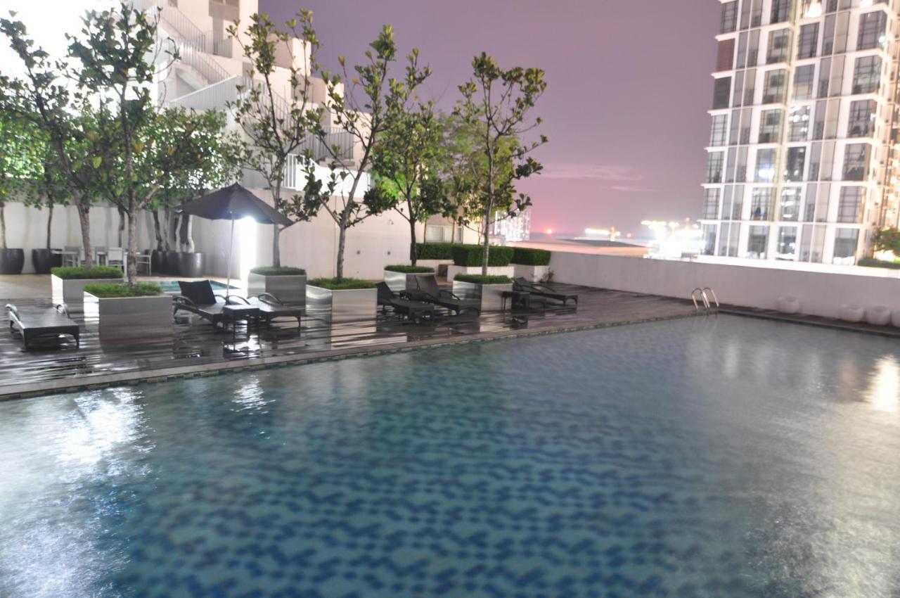 Apartment Paragon @ By Idealhub